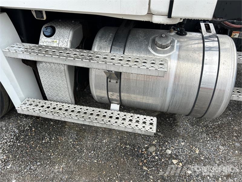 Freightliner Cascadia 126 Prime Movers