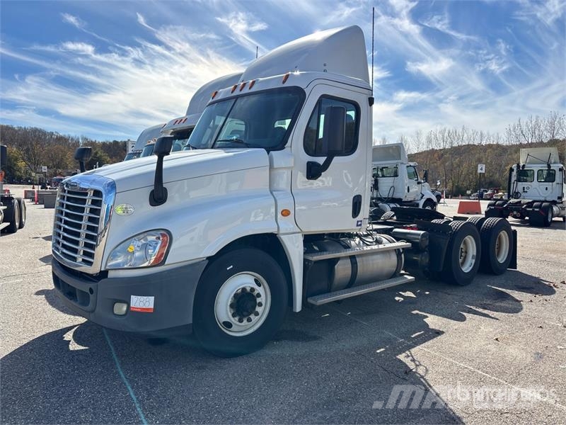 Freightliner Cascadia 125 Autotractoare