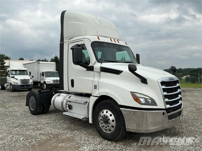 Freightliner Cascadia 126 وحدات الجر