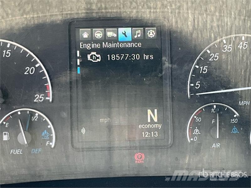 Freightliner Cascadia 126 T/A Sleeper Truck Tractor Dragbilar