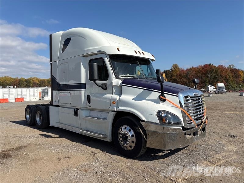 Freightliner Cascadia 125 6x2 T/A Sleeper Truck Tractor Tegljači
