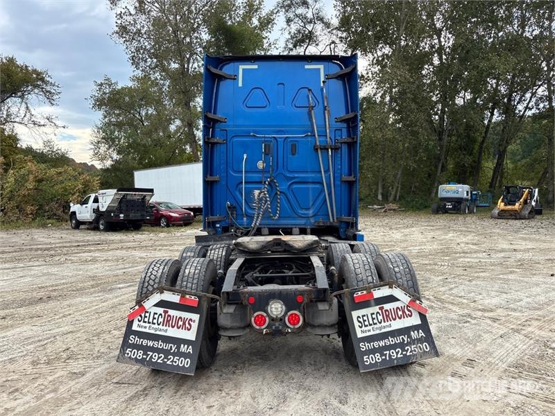 Freightliner Cascadia 126 6x4 T/A Sleeper Truck Tractor Tractores (camiões)
