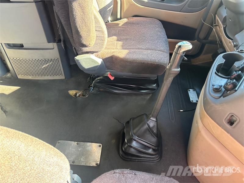 Freightliner Cascadia 125 6x4 T/A Sleeper Truck Tractor (Inoper Tractor Units