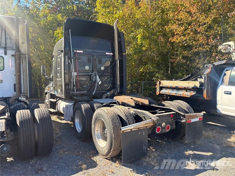 Freightliner Cascadia 125 Trekkers