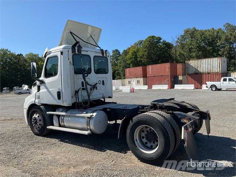 Freightliner Cascadia 116 Tahače