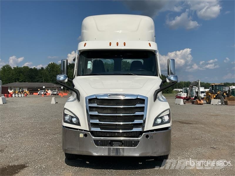 Freightliner Cascadia 116 Vilcēji