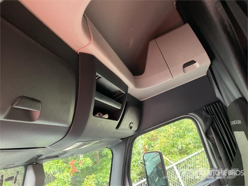 Freightliner Cascadia 126 6x4 T/A Sleeper Truck Tractor Седельные тягачи