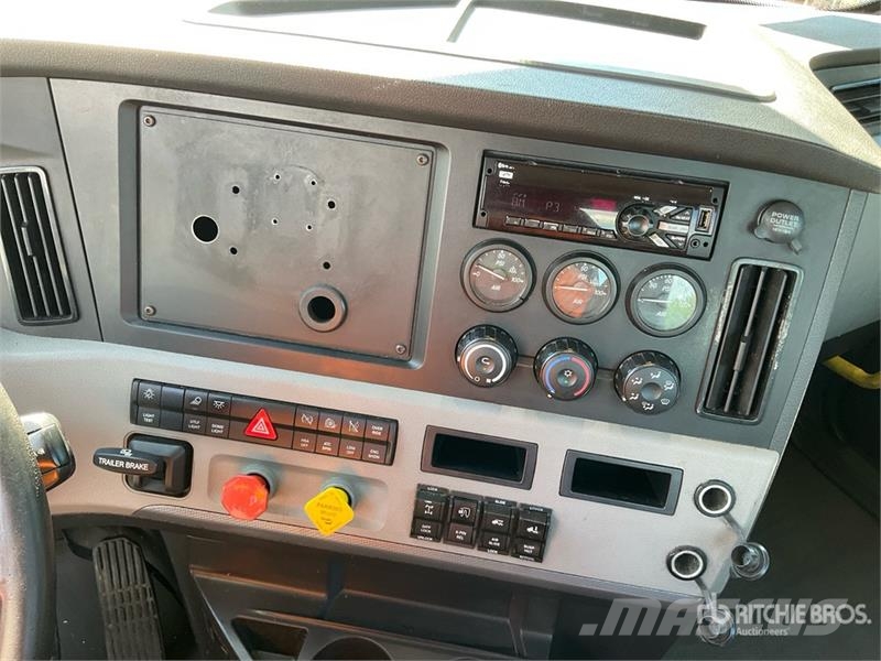 Freightliner Cascadia 126 Prime Movers