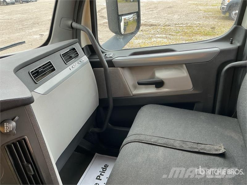 Freightliner Cascadia 126 Vetopöytäautot