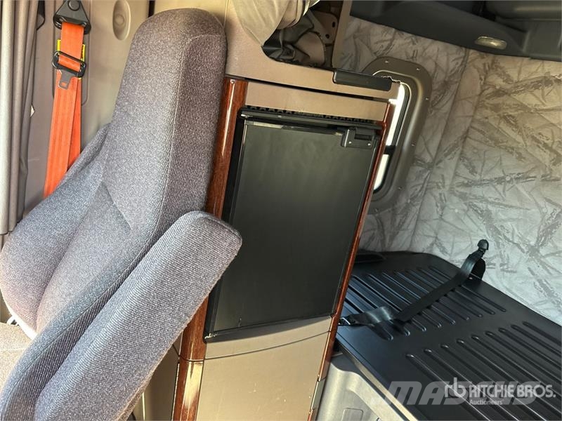 Freightliner Cascadia 125 Vilcēji