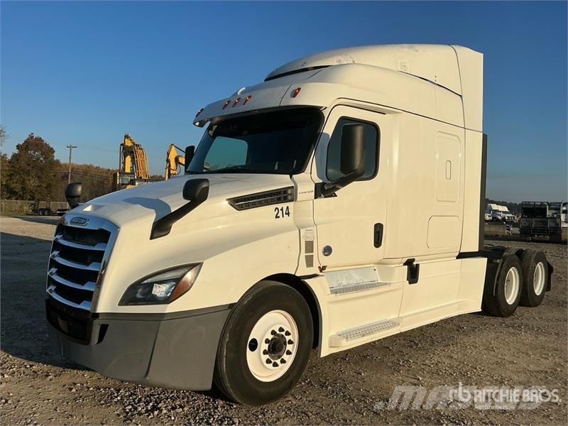 Freightliner Cascadia 126 6x4 T/A Sleeper Truck Tractor Vilcēji