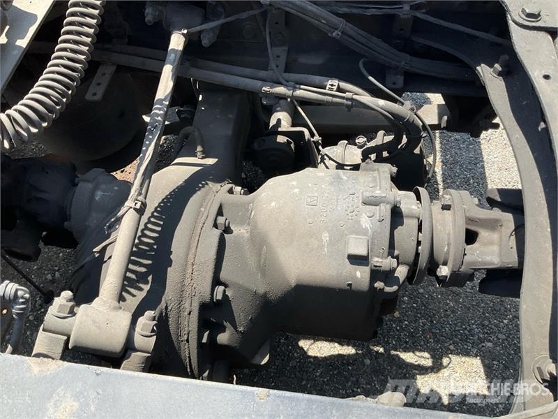 Freightliner Cascadia 126 6x4 T/A Sleeper Truck Tractor وحدات الجر