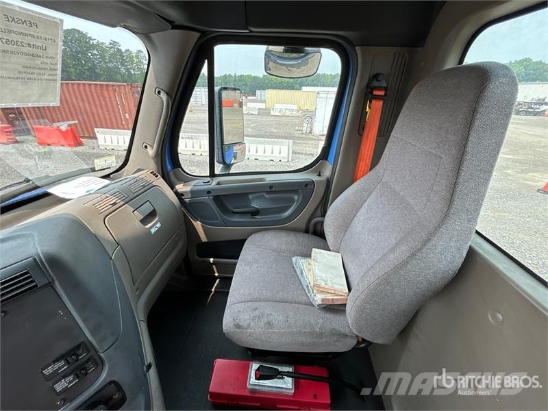 Freightliner Cascadia 125 Vetopöytäautot