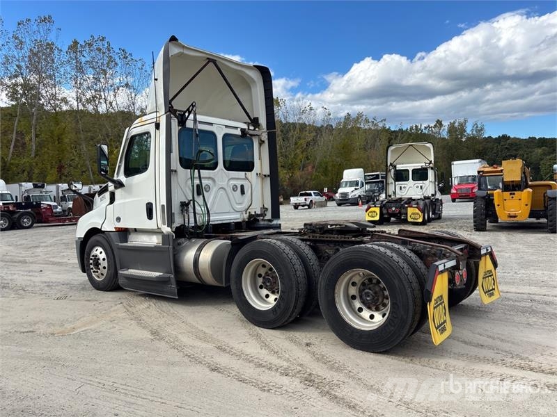 Freightliner Cascadia 126 Влекачи