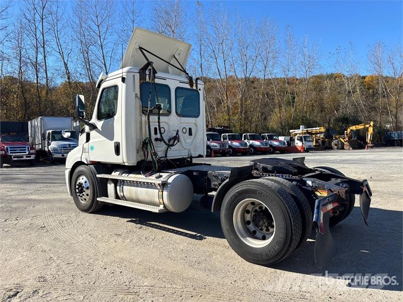 Freightliner Cascadia 116 Trekkers