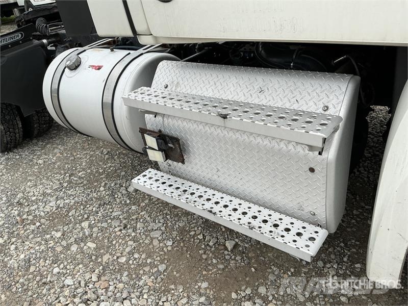 Freightliner Cascadia 126 وحدات الجر
