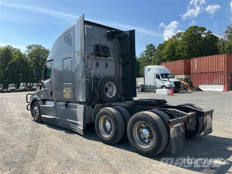 Freightliner Cascadia 126 T/A Sleeper Truck Tractor Dragbilar