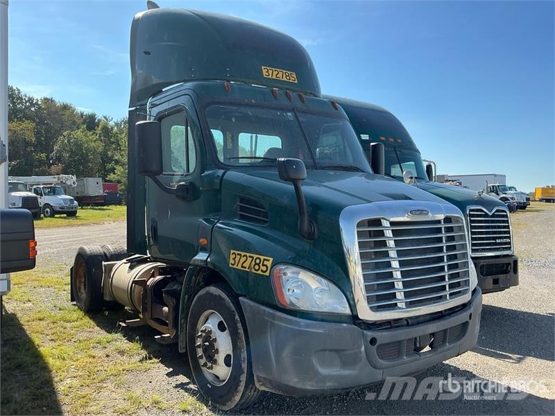 Freightliner Cascadia 113 Truck Tractor Units