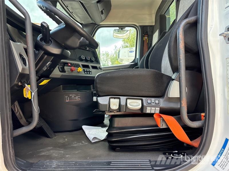 Freightliner Cascadia 116 Tractor Units
