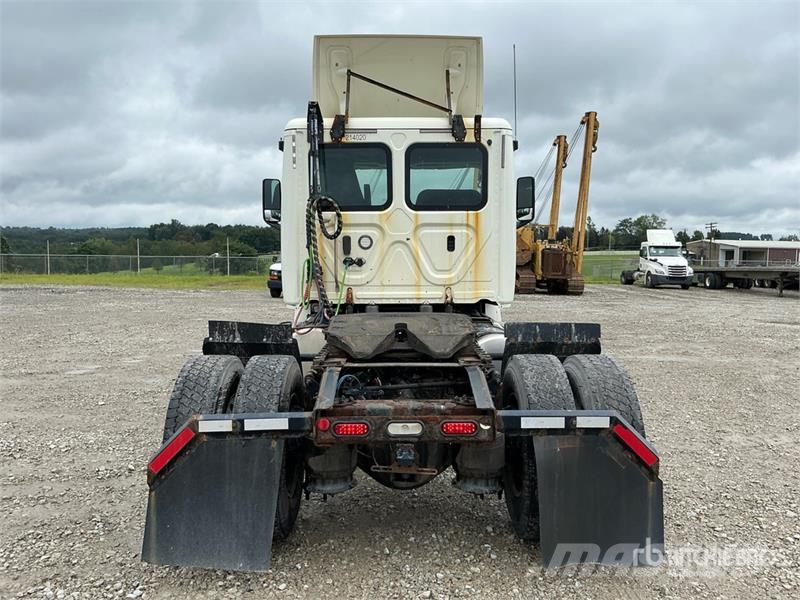 Freightliner Cascadia 126 Vetopöytäautot