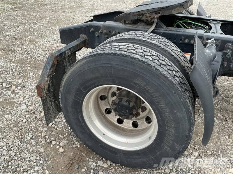 Freightliner Cascadia 126 وحدات الجر