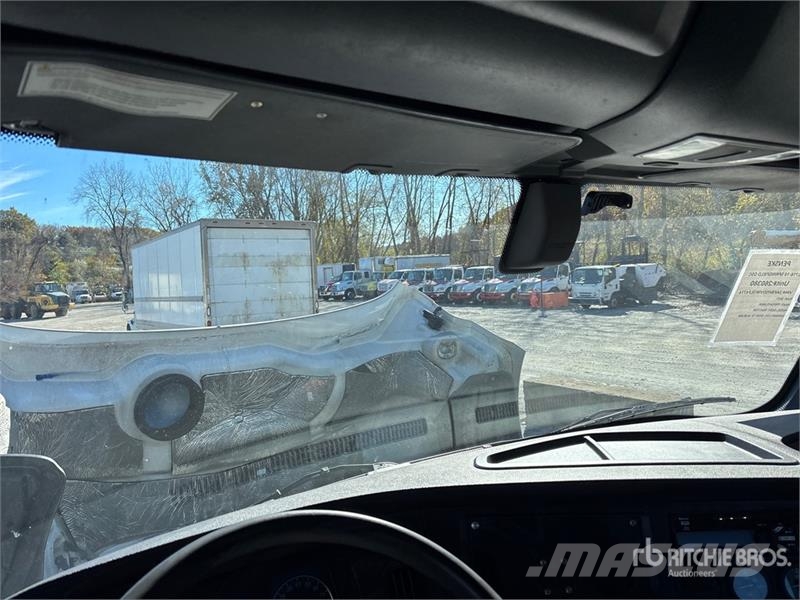 Freightliner Cascadia 116 Trekkers