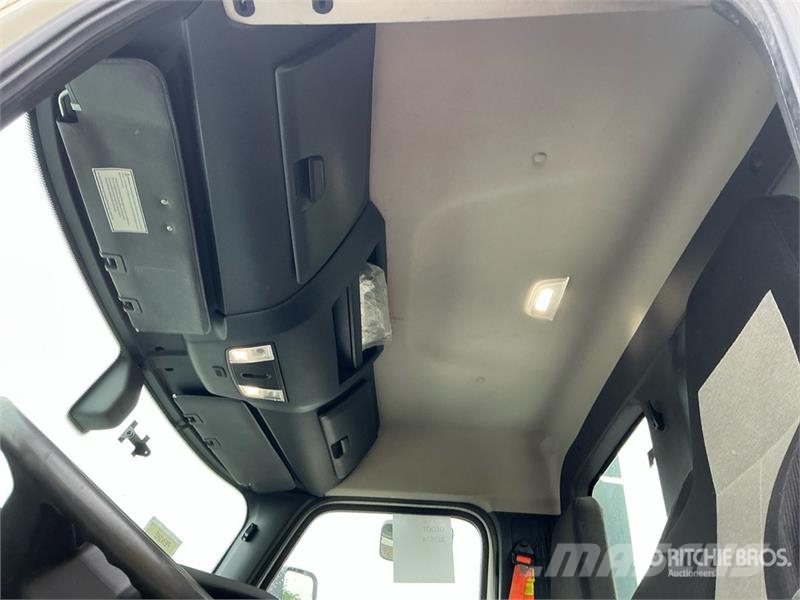Freightliner Cascadia 126 Prime Movers
