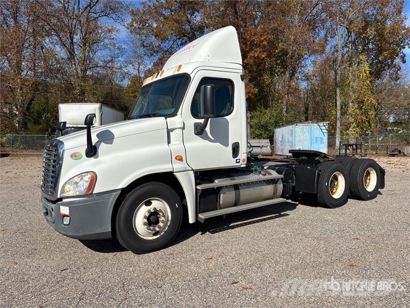 Freightliner Cascadia 125 Autotractoare
