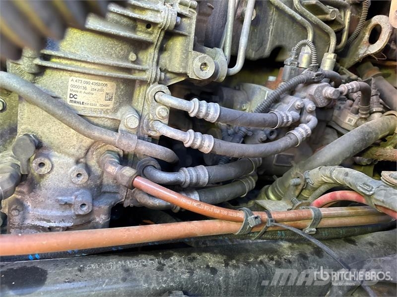 Freightliner Cascadia 6x4 T/A Sleeper Truck Tractor (Inoperable Cabezas tractoras