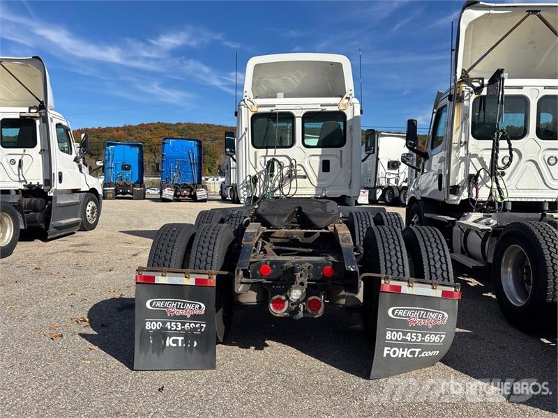 Freightliner Cascadia 125 Autotractoare