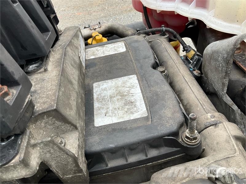 Freightliner Cascadia 126 6x4 T/A Sleeper Truck Tractor 中古トラクターヘッド | トレーラーヘッド