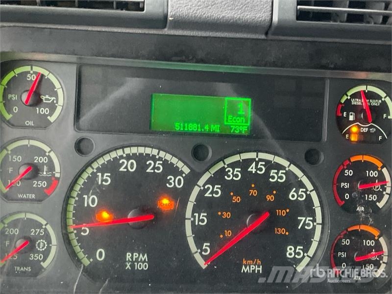 Freightliner Cascadia 125 6x4 T/A Sleeper Truck Tractor Trekkvogner