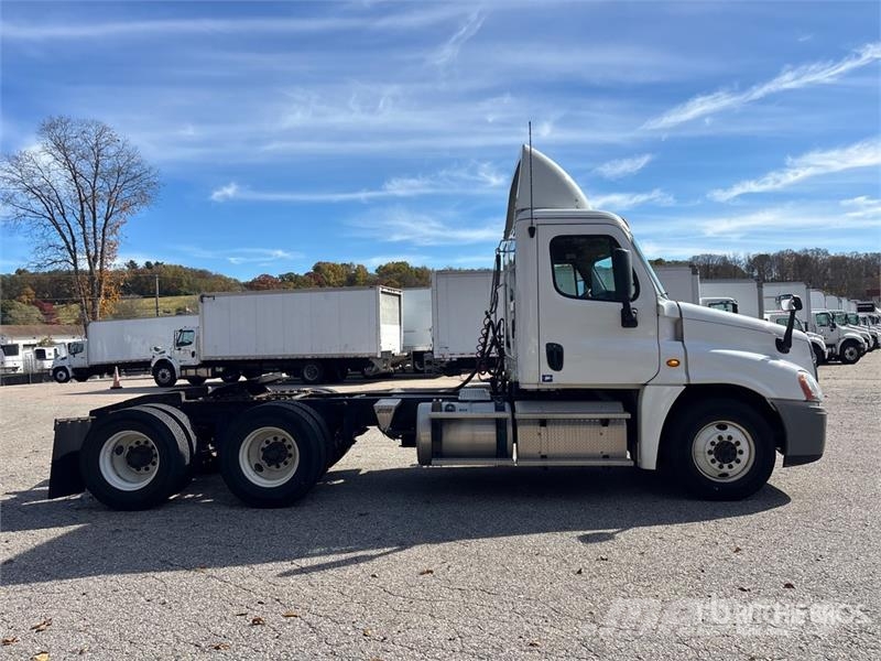 Freightliner Cascadia 125 Autotractoare