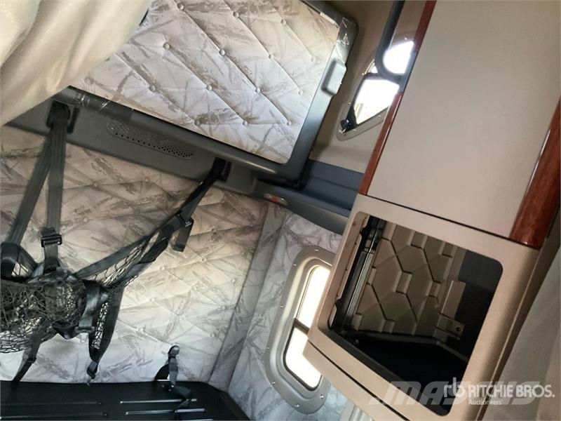 Freightliner Cascadia 125 Truck Tractor Units