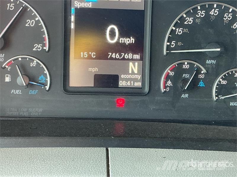 Freightliner Cascadia 126 6x4 T/A Sleeper Truck Tractor Vilcēji