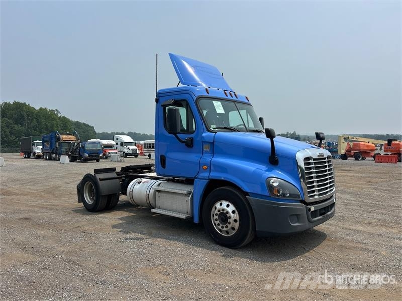 Freightliner Cascadia 125 Vetopöytäautot