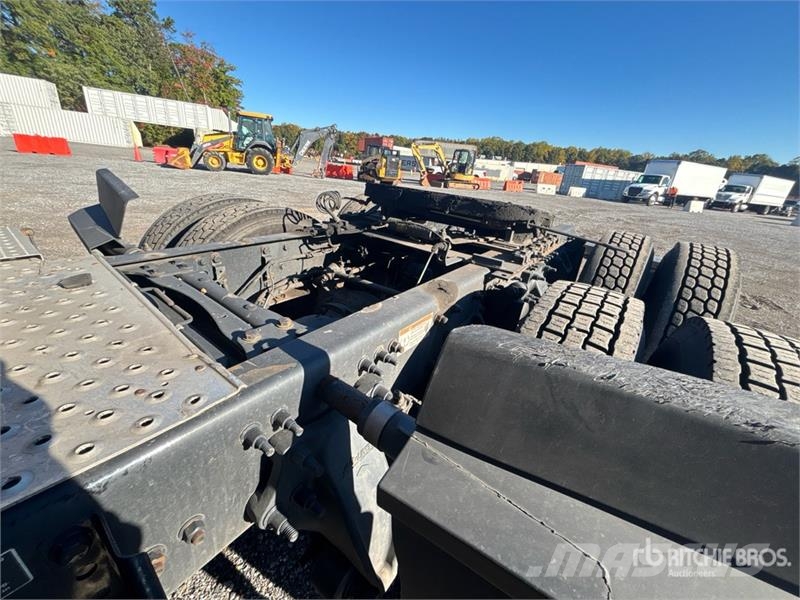 Freightliner Cascadia 126 6x4 T/A Sleeper Truck Tractor Cavalos mecânicos