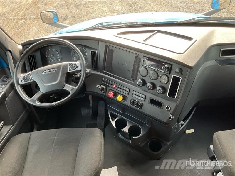 Freightliner Cascadia 126 6x4 T/A Sleeper Truck Tractor Motrici e Trattori Stradali