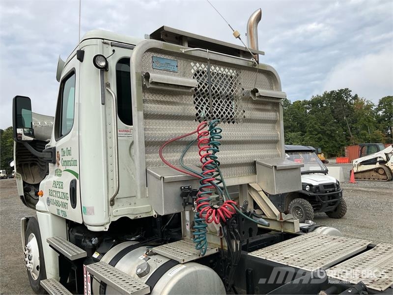 Freightliner Cascadia 125 曳引機組件