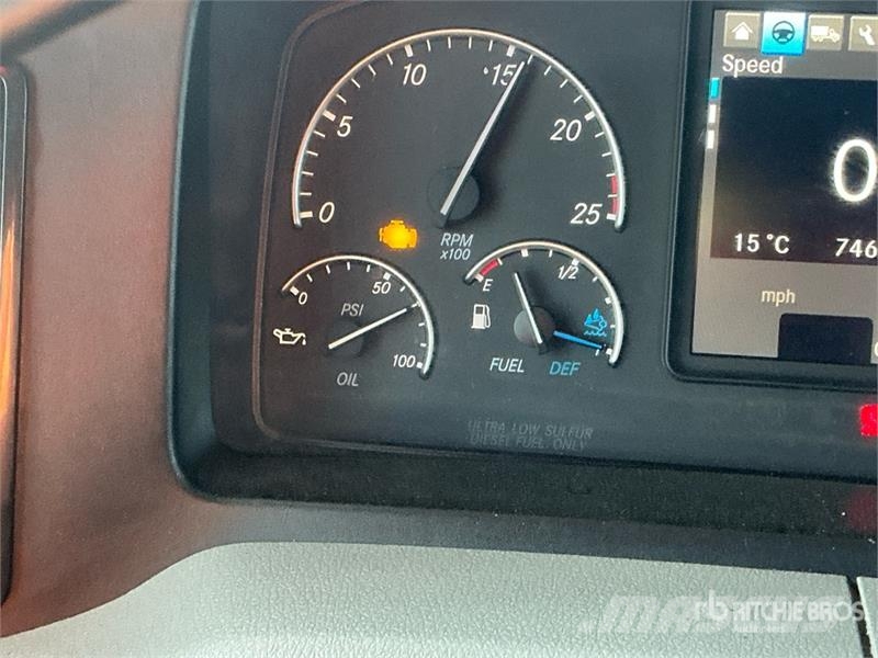 Freightliner Cascadia 126 6x4 T/A Sleeper Truck Tractor Vilcēji
