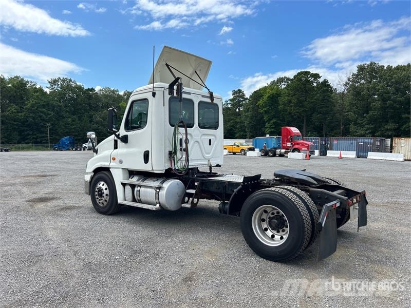 Freightliner Cascadia 125 Vilcēji