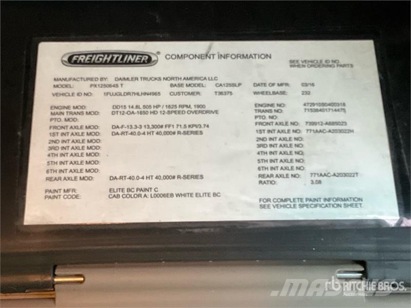 Freightliner Cascadia 125 6x4 T/A Sleeper Truck Tractor Trekkvogner