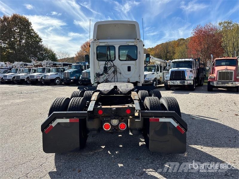 Freightliner Cascadia 125 Autotractoare