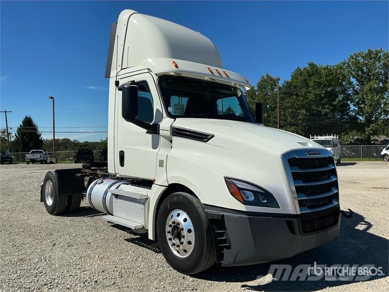 Freightliner Cascadia 126 Седельные тягачи