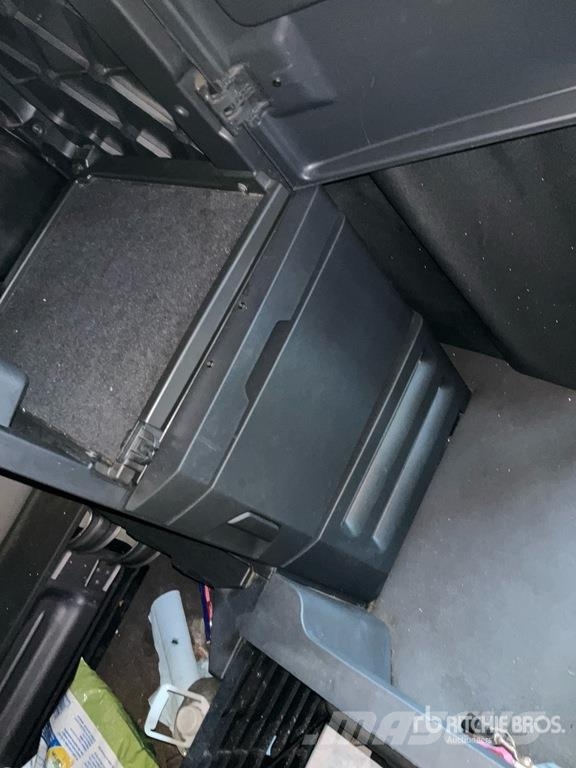Freightliner Cascadia 126 6x4 T/A Sleeper Truck Tractor وحدات الجر