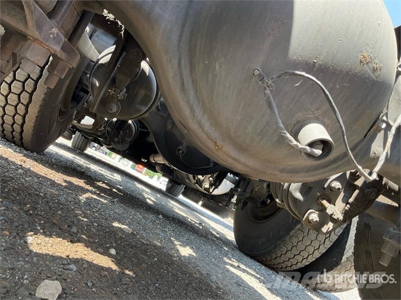Freightliner Cascadia 126 6x4 T/A Sleeper Truck Tractor وحدات الجر