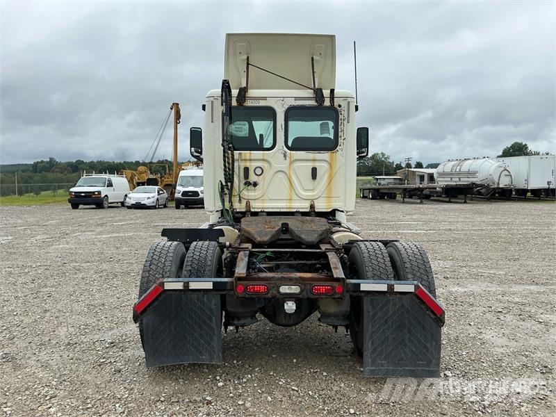 Freightliner Cascadia 126 Vetopöytäautot
