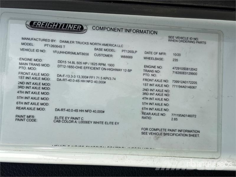Freightliner Cascadia 6x4 T/A Sleeper Truck Tractor (Inoperable Cabezas tractoras