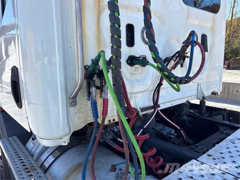 Freightliner Cascadia 116 Trekkers