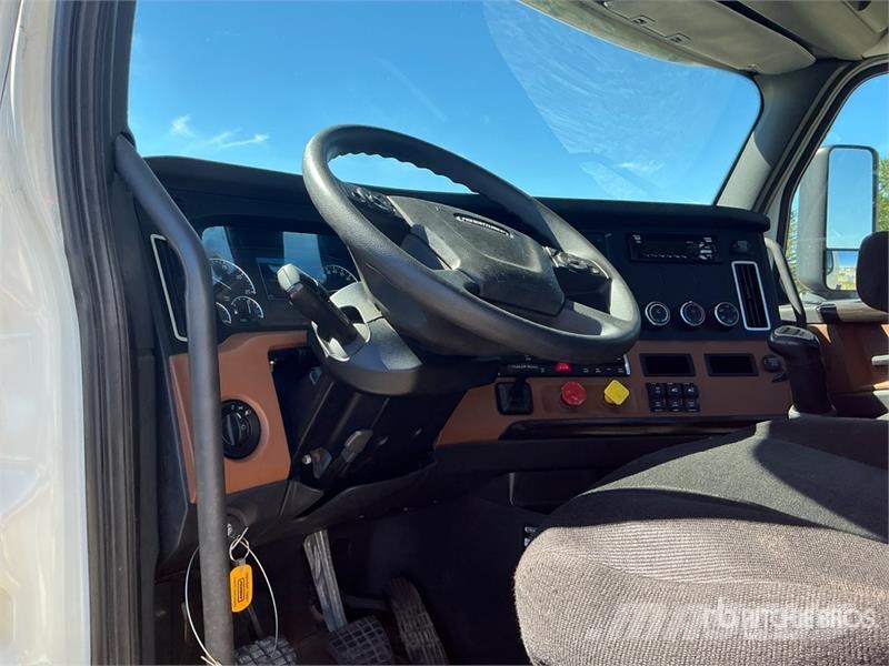 Freightliner Cascadia 126 Седельные тягачи
